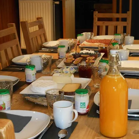 A L'ombre Du Tilleul Bed & Breakfast *