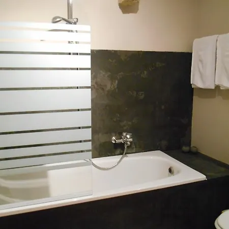 A L'ombre Du Tilleul Bed & Breakfast