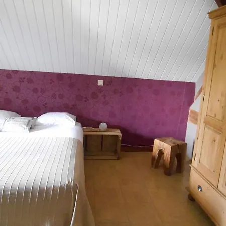 A L'ombre Du Tilleul 3*